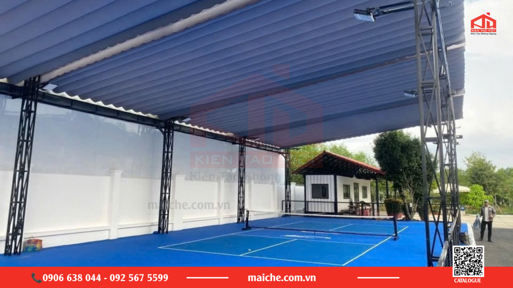 Mái xếp di động che sân Pickleball và nhà hàng sân vườn tại Thủ Đức.