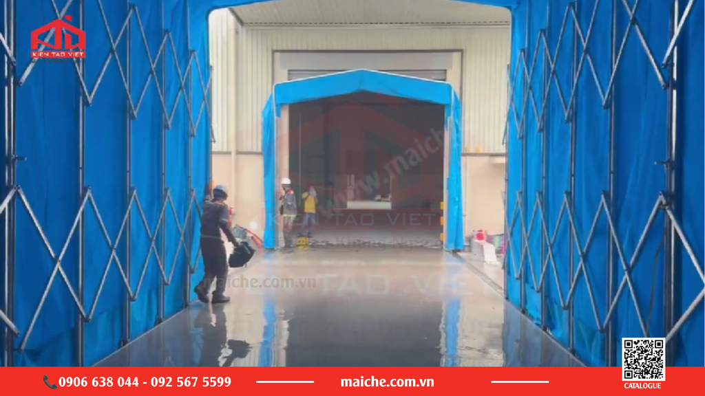 Mái hiên di động quay tay chi phí tiết kiệm cho mặt tiền cửa hàng.