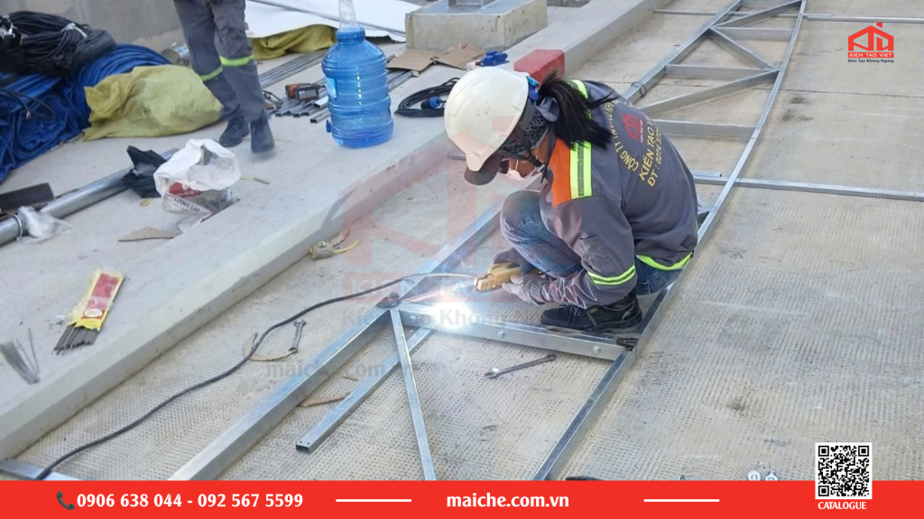 Thi công lắp đặt mái che di động theo mặt bằng thực tế 